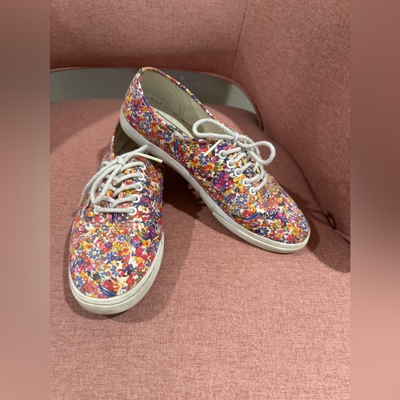 Vans Shoes - Slim Vans